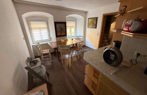 Freyburg Apartment | Ferienhaus mit Garten und Terrasse, zentral und ruhig