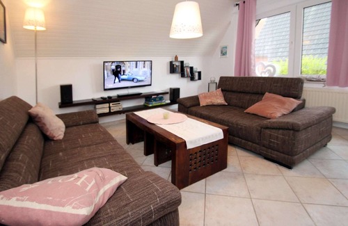 Westeraccumersiel House | Ferienhaus Toms Hutte mit Terrasse in Dornum