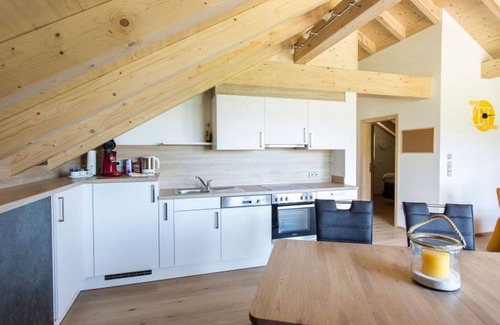 Lautlingen Apartment | Ferienwohnung Heersberg, 70qm, 1 Schlafzimmer, max. 5 Personen
