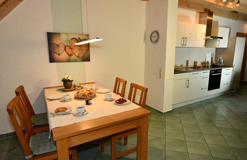 Hayingen Apartment | Ferienwohnung 3, (EG) für 2-3 Personen - auch f. Rollstuhlfahrer u. Gäste m. Hund