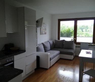 Velden am Worther See Apartment | Ferienwohnung Blick am Mittagskogel