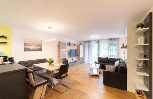 Feldberg House | Ferienwohnung BUTTERBLUME, Feldberg - Haus Wiesenquelle