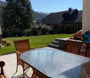 Hasenfeld Apartment | Ferienwohnung Eifelblümchen