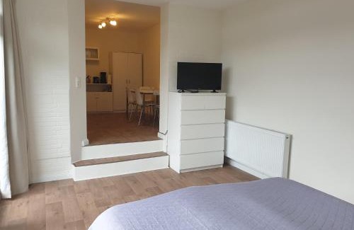 Neumuenster Apartment | Ferienwohnung Einfeld