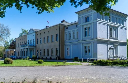 Semlow Apartment | Ferienwohnung Grafensuite im Schloss Semlow - Schloss Semlow mit Englischem Landschaftspark