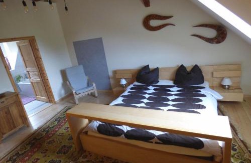 Naumburg Apartment | Ferienwohnung Högel Großjena