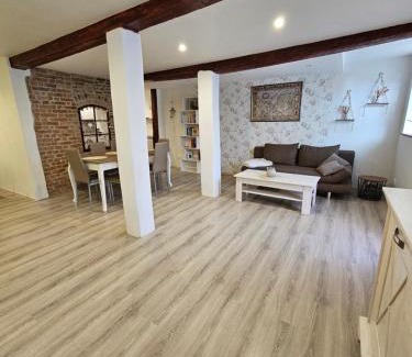 Hildburghausen Apartment | Ferienwohnung ,Hinter der Mauer'