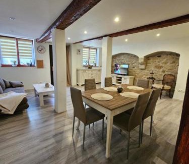 Hildburghausen Apartment | Ferienwohnung ,Hinter der Mauer'