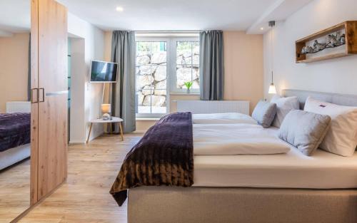 Schliersee Apartment | Ferienwohnung "Hirschbergsuite" - Mit Hotelfrühstück, Sauna, fast direkt am See