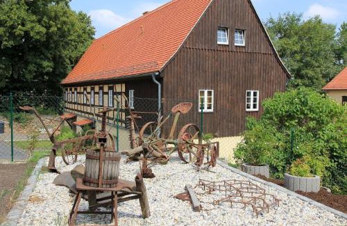 Maxen Apartment | Ferienwohnung Im Sanierten Fachwerkhof Mit Terrasse Und Pool Nah An Dresden