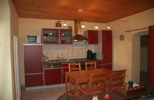 Maxen Apartment | Ferienwohnung Im Sanierten Fachwerkhof Mit Terrasse Und Pool Nah An Dresden
