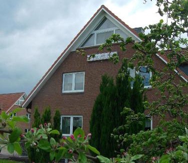 Windeby Apartment | Ferienwohnung In Beliebtem Gästehaus Mit Fahrradverleih Und Brötchenservice