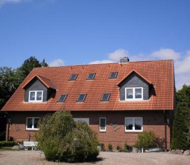 Windeby Apartment | Ferienwohnung In Beliebtem Gästehaus Mit Fahrradverleih Und Brötchenservice