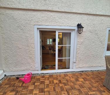 Kolbermoor Apartment | Ferienwohnung Jelen - Kaffee - Tee - Lichthof - 135 qm