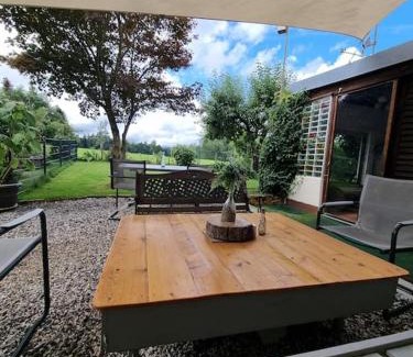 Traunstein Apartment | Ferienwohnung mit Garten und Bergblick