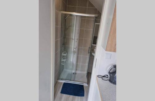 Ahnatal-Weimar Apartment | Ferienwohnung/Monteurwohnung Alte Garage