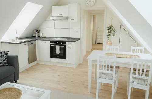 Luetow Apartment | Ferienwohnung Nadine - Achterwasser Findling