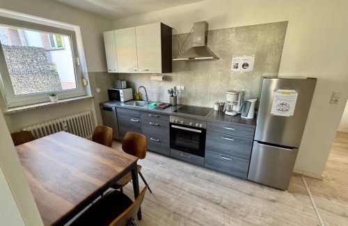 Coburg Apartment | Ferienwohnung "Sorgenfrei" in Coburg ! - im EG mit Privatparkplatz & Balkon