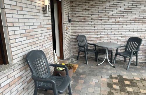 Straßenhaus Apartment | Ferienwohnungjahrsfeld