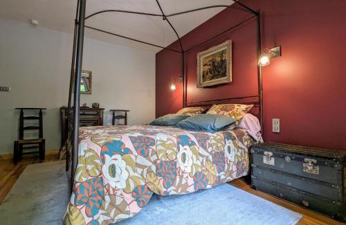 Saint-Romain-Lachalm Bed & Breakfast | Ferme de charme avec piscine et tennis privés - FR-1-582-496