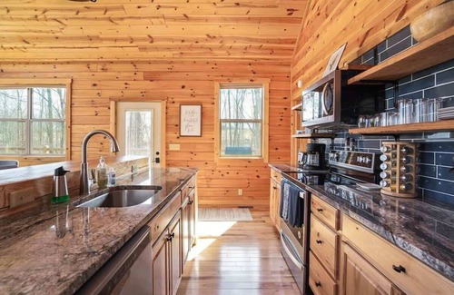 McArthur Cabin | Fern Haven A Modern Take on Hocking Hills Cabins