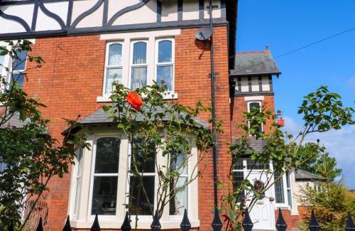 Carlisle House | Fern Lee