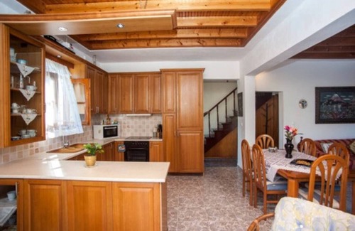 Eleios-Pronnoi Villa | Fernanda's Traditional 2 floor house