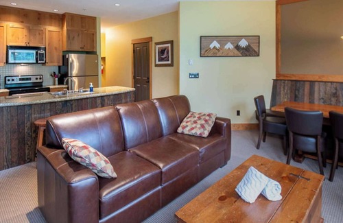 East Kootenay Condo | Fernie - Timberline Lodges Juniper #630