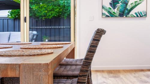 Booker Bay House | Ferry Breeze Ettalong Beach