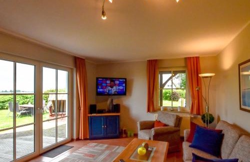 Neuenkirchen Apartment | Fewo Boddenblick im EG - mit Blick auf den Breetzer Bodden