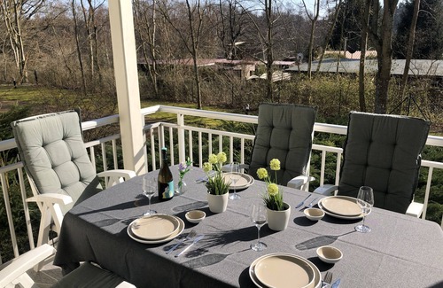 Lalendorf Apartment | FeWo "Idyll am See" - in the nature park Mecklenburgische Schweiz, directly at the lake.