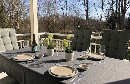 Lalendorf Apartment | FeWo "Idyll am See" - in the nature park Mecklenburgische Schweiz, directly at the lake.