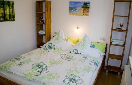 Ostseebad Prerow Apartment | FeWo Rothirsch - Heuser Prerow