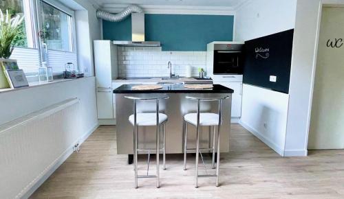 Welver Apartment | FeWo Studio 'Ein Bett im Kornfeld', Küche, 30qm, Souterrain
