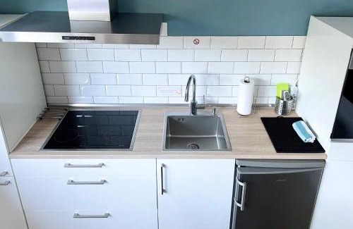 Welver Apartment | FeWo Studio 'Ein Bett im Kornfeld', Küche, 30qm, Souterrain