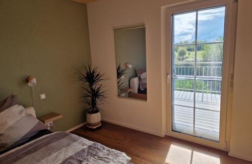 Riegel am Kaiserstuhl Apartment | FeWo2 großräumige FeWo in Riegel am Kaiserstuhl über 2 Etagen, Galerie, Balkon