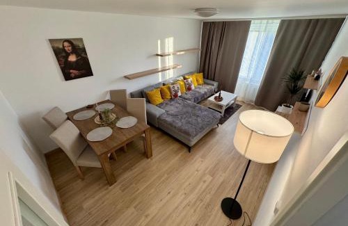 Prague 18 Apartment | FH Apartment Letňany