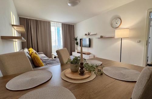 Prague 18 Apartment | FH Apartment Letňany