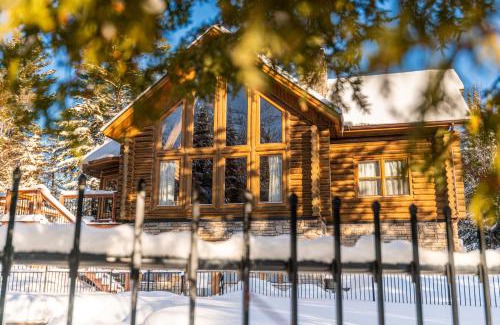 Fiddler Lake Resort Ski Chalet | Fiddler Lake Resort Chalet 61 Deer with pool