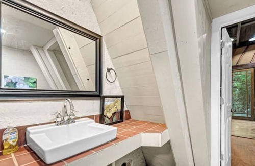 Flint Creek Cabin | Fidler's Bend Canoe Cabin Riverfront Retreat