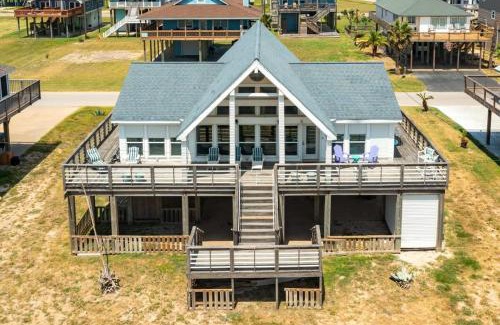 San Luis House | Filtered Ocean Views and Spectacular Surf Sounds!