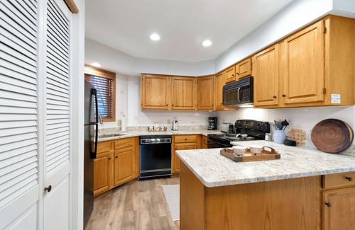 Blowing Rock Condo | Finch 2 | Fireplace, Restaurant, Pool, Spa