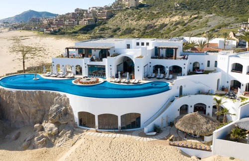 Pedregal Villa | Finest Luxury, All-Inclusive Private Resort Villa, La Datcha in Pedregal