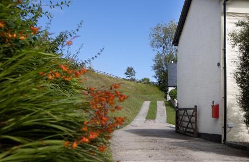 Eglwyswrw House | Finest Retreats - Berry Cottage - 4 Bedroom, Pet-Friendly Cottage Sleeping 8