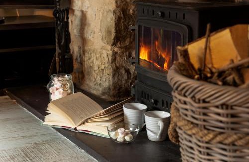 Caerwys House | Finest Retreats - Esmor Cottage