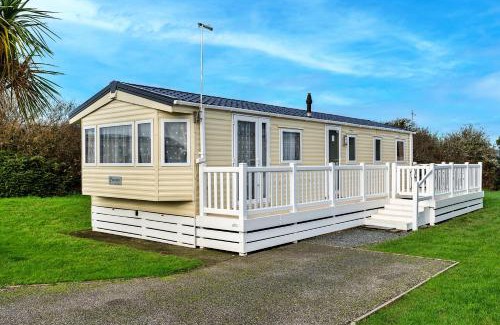 Helston Ski Chalet | Finest Retreats - Phoenix Retreat