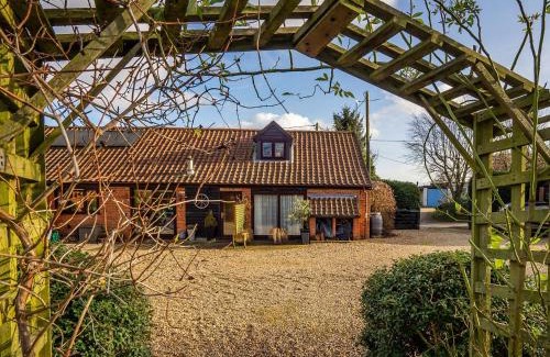 Surlingham House | Finest Retreats - Pottles Cottage