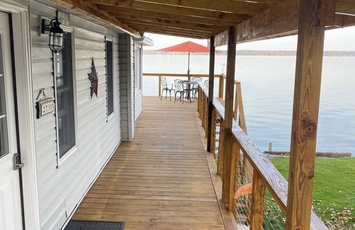 Seneca Falls Cottage | Finger Lakes Spectacular Cayuga Water Front Private & Super Clean! Best Location