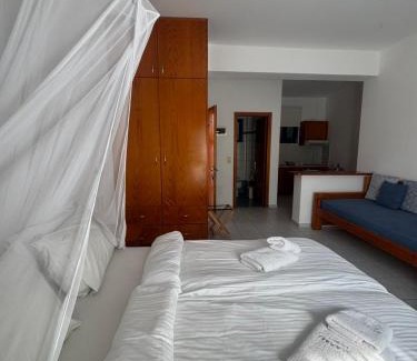 Kalamaki Hotel | Finikas Studios & Apartments - Kalamaki Holidays