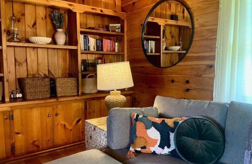 Livingston Manor House | Fire Pit, Bbq & Sprawling Lawn Elk Point Cabin